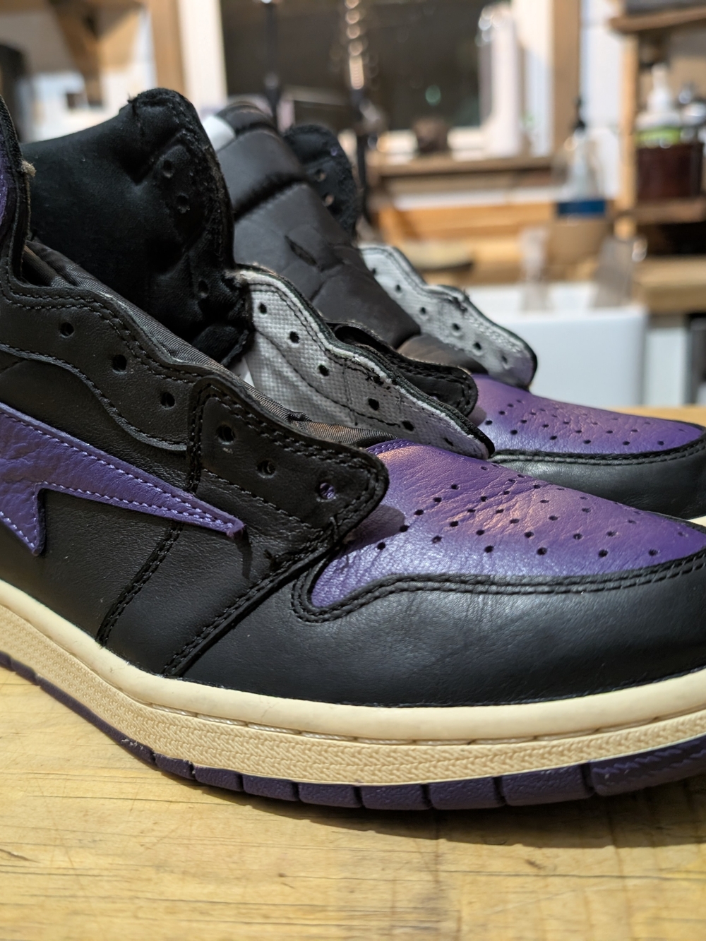These are Rêves Paris '85 Hi "1991 x 1992" Sneakers